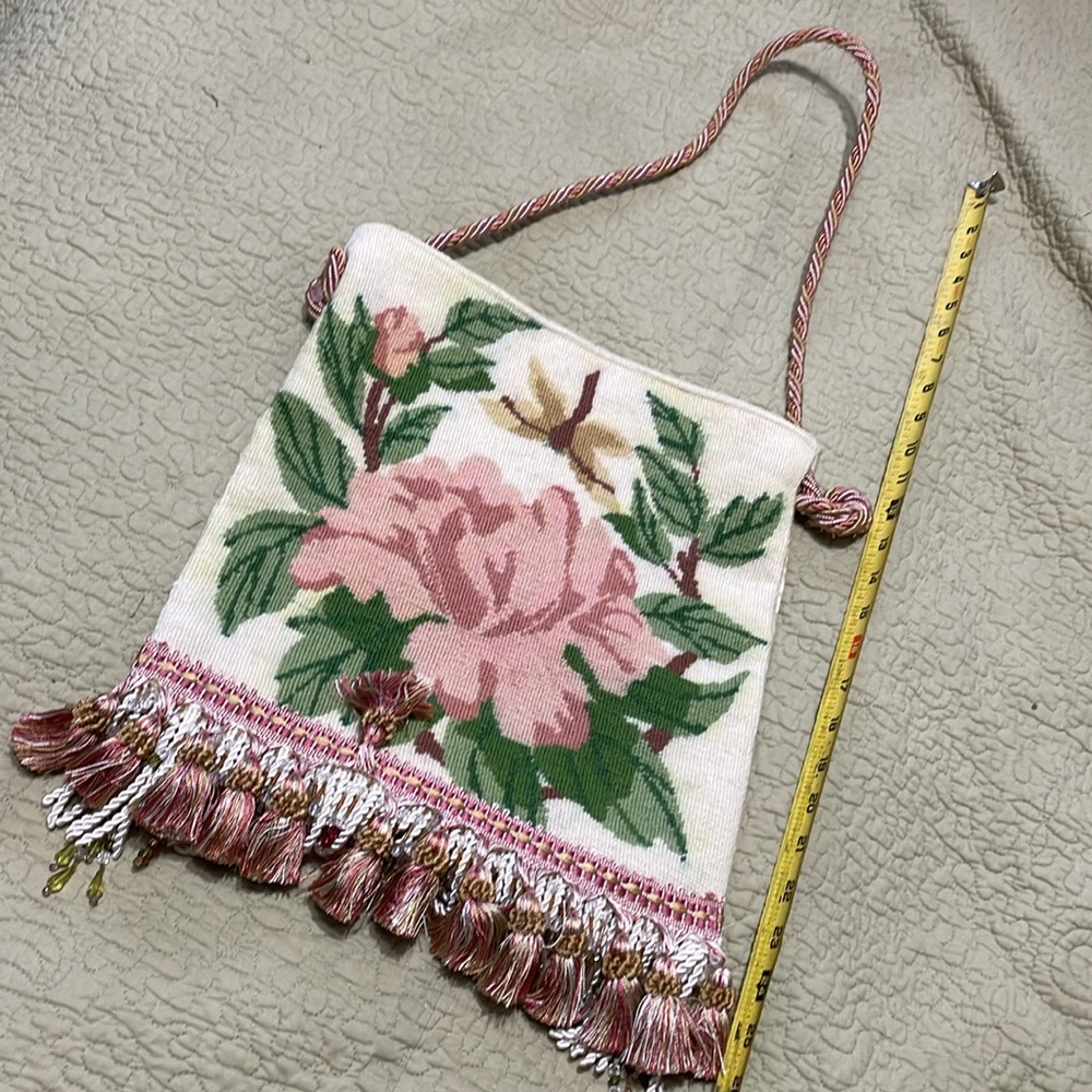antique crewel work floral fringe bag - Picture 7 of 11